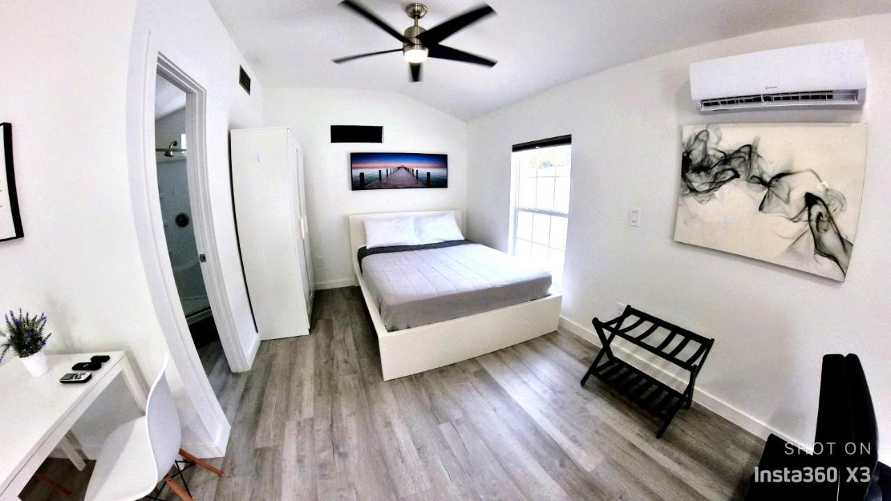 All Modern Studio With Private Entry & Parking. Brandon Exterior foto