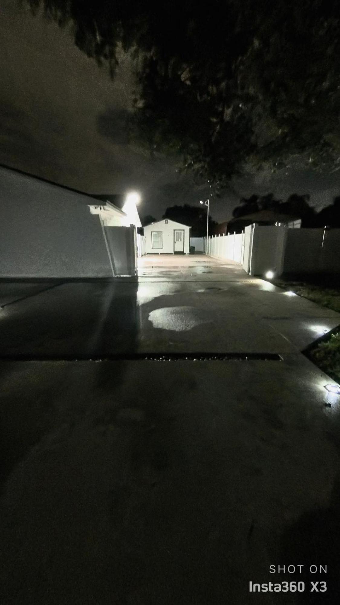 All Modern Studio With Private Entry & Parking. Brandon Exterior foto